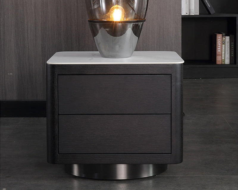 Vaelor Nightstand