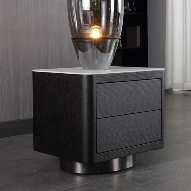 Vaelor Nightstand